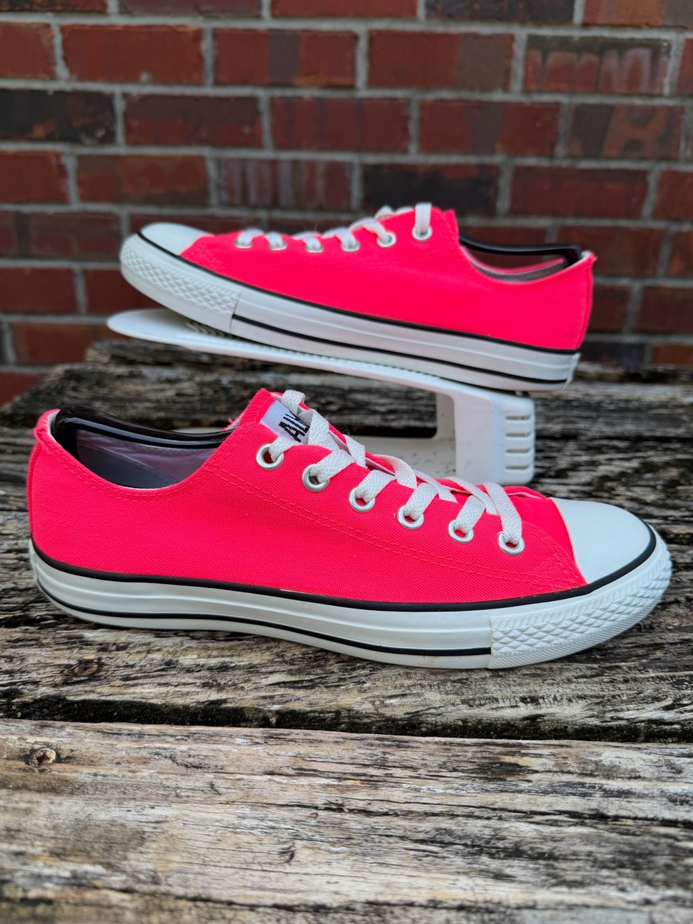 Converse Chuck Taylor All Star Unisex M-7 W-9 Pink Low Top Canvas Sneakers X2 - Picture 3 of 14